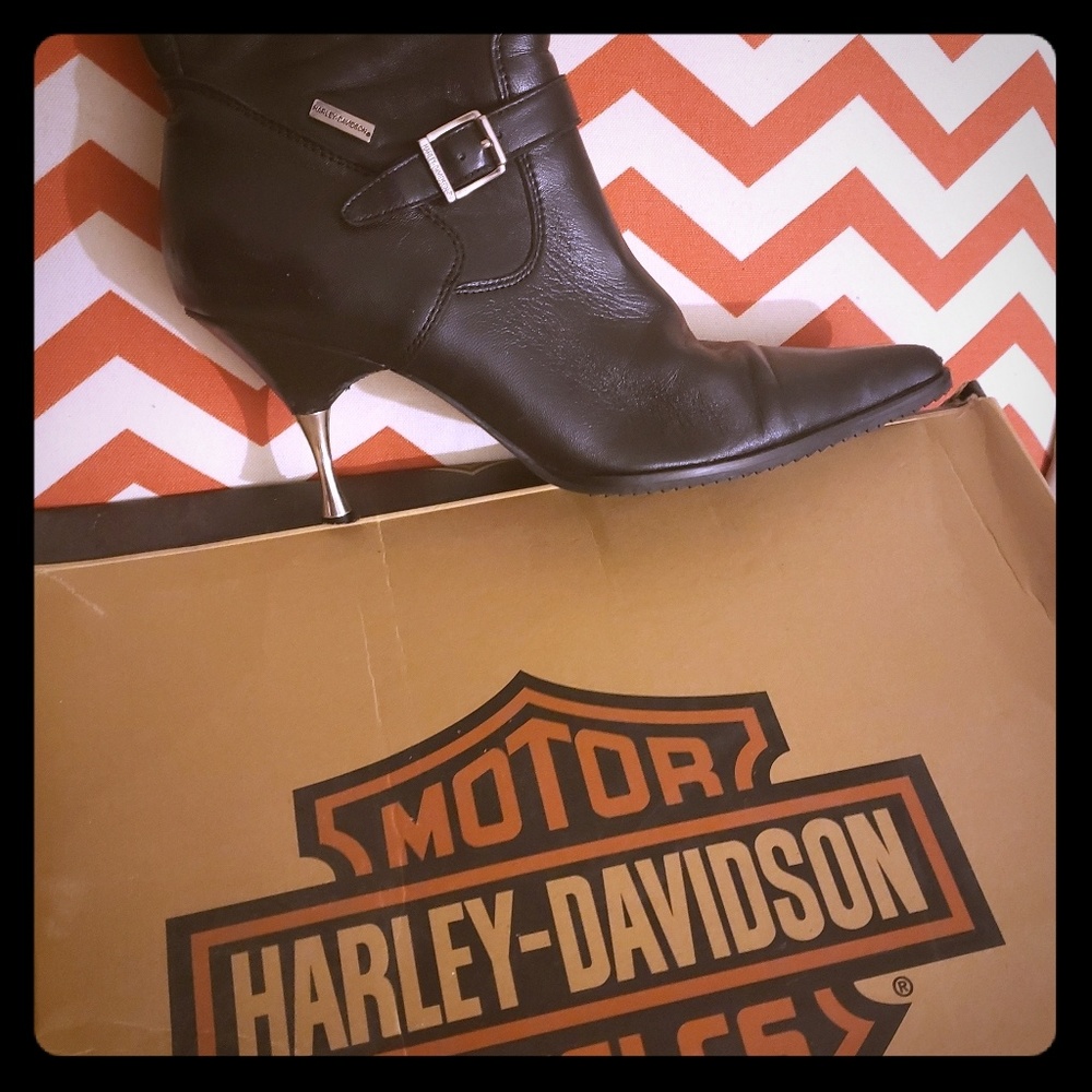 Womens black genuine Harley Davidson heeled boots